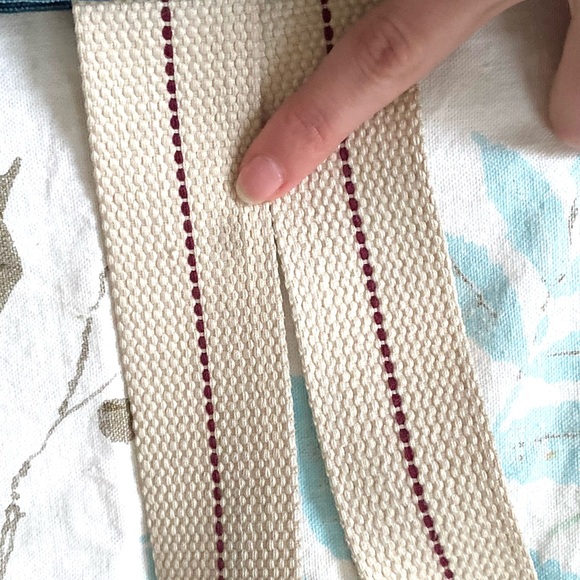 Adorable hollister navy and plaid tote bag💙 - Picture 7 of 10